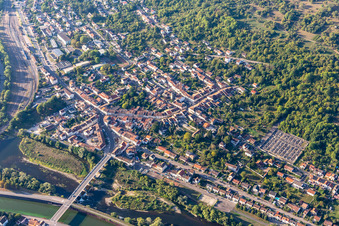 Luftaufnahme von Pont-Saint-Vincent im Bundesland Meurthe-et-Moselle, Frankreich