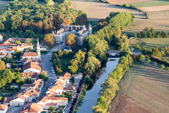 Schrägluftbild von Chateau de Haroué im Bundesland Meurthe-et-Moselle, Frankreich