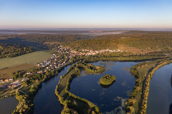 Mosel und Canal de l'Est in Chaligny im Bundesland Meurthe-et-Moselle, Frankreich