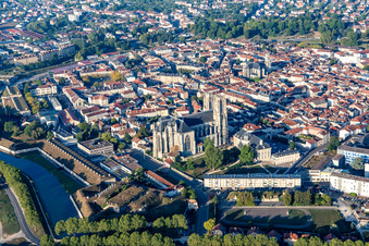 Luftbild von Cathedrale Saint-Etienne de Toul im Ortsteil Croix de Metz Croix d'Argent im Bundesland Meurthe-et-Moselle, Frankreich