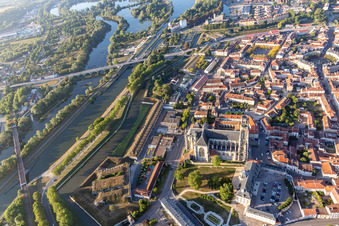 Luftbild von Cathedrale Saint-Etienne de Toul im Ortsteil Pre Saint-Mansuy Sous La Vacherie im Bundesland Meurthe-et-Moselle, Frankreich