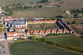 Gebäudekomplex des ehemaligen Klosters Abbaye de Bosserville und heutigem Privatgymnasium Lycée Professionnel Privé Saint Michell in Art-sur-Meurthe in Grand Est im Bundesland Meurthe-et-Moselle, Frankreich