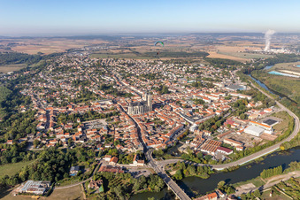 Altstadtbereich und Innenstadtzentrum in Saint-Nicolas-de-Port in Grand Est im Bundesland Meurthe-et-Moselle, Frankreich
