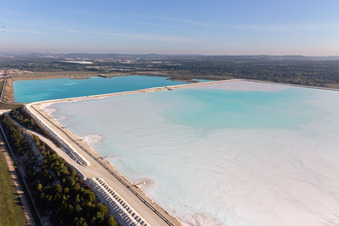 Drohnenaufname von Salinen in Rosières-aux-Salines im Bundesland Meurthe-et-Moselle, Frankreich