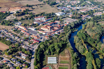 Benediktinerkloster/Prieuré bénédictin à Flavigny-sur-Moselle im Bundesland Meurthe-et-Moselle, Frankreich von oben