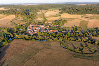 Luftaufnahme von Maxey-sur-Meuse im Bundesland Vosges, Frankreich
