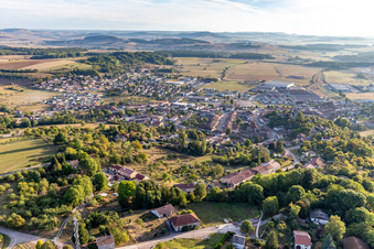 Châtenois im Bundesland Vosges, Frankreich von oben gesehen