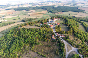 Basilique de Sion in Saxon-Sion im Bundesland Meurthe-et-Moselle, Frankreich aus der Drohnenperspektive