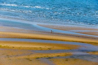 Westküste bei Ebbe in Fanø im Bundesland Syddanmark, Dänemark vom Flugzeug aus
