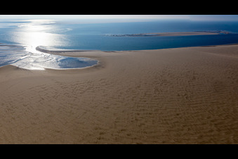 Bei Ebbe trocken gefallene Sandbank der Nordsee in Dänemark in Fanö in Region Syddanmark in Fanø