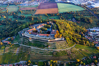Luftbild von Ehemalige Festungsanlage heutiges Justizvollzugskrankenhaus Hohenasperg auf einem Weinberg in Asperg im Bundesland Baden-Württemberg, Deutschland