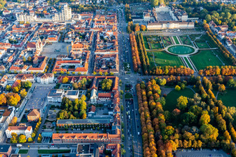 Luftbild von Stadtansicht des Innenstadtbereiches Stuttgarter / Schorndorfer Straße und Schloßpark in Ludwigsburg im Bundesland Baden-Württemberg, Deutschland