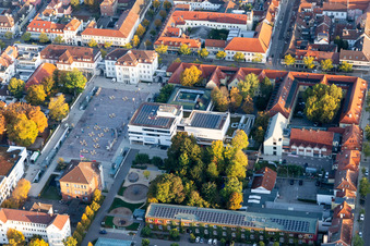 Rathausplatz, Stadtbibliothek im Ortsteil Ludwigsburg-Mitte im Bundesland Baden-Württemberg, Deutschland