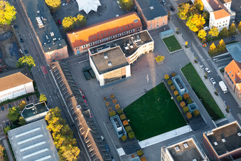 Gebäude der Veranstaltungshalle Forum am Schlosspark in Ludwigsburg im Bundesland Baden-Württemberg, Deutschland