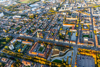 Luftbild von Gebäude der Veranstaltungshalle Forum am Schlosspark in Ludwigsburg im Bundesland Baden-Württemberg, Deutschland