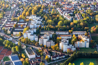 Terassenwohnblöcke an der Bauernstr in Ditzingen im Bundesland Baden-Württemberg, Deutschland