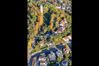 Luftbild von Bauwerk des Aussichtsturmes Engelbergturm in Leonberg im Bundesland Baden-Württemberg, Deutschland