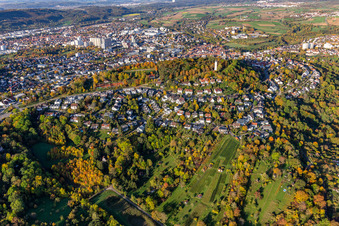 Villen im Wohngebiet in der Stuttgarter Straße am Hang des Engelberg im Ortsteil Eltingen in Leonberg im Bundesland Baden-Württemberg, Deutschland