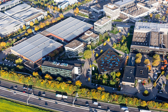 Firmengelände der Trumpf GmbH + Co. KG mit Hallen, Firmengebäuden und Produktionsstätten im Ortsteil Weilimdorf in Ditzingen im Bundesland Baden-Württemberg, Deutschland