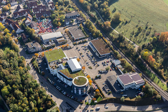 Gewerbegebiet und Firmenansiedlung Zementwerk in Nürtingen im Bundesland Baden-Württemberg, Deutschland
