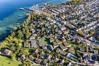 Luftbild von Uferbereiche am Seegebiet des Bodensee im Ortsteil Allmannsdorf in Konstanz im Bundesland Baden-Württemberg, Deutschland