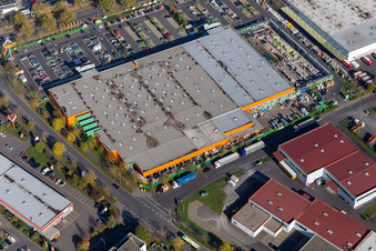 Gebäude der Niederlassung des Baumarktes Globus Schweinfurt in Schweinfurt im Ortsteil Grün im Bundesland Bayern, Deutschland