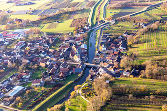Luftbild von Renchbrücke im Ortsteil Erlach in Renchen im Bundesland Baden-Württemberg, Deutschland