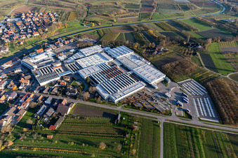 Firmengelände der Progress-Werk Oberkirch AG mit Hallen, Firmengebäuden und Produktionsstätten in Stadelhofen im Bundesland Baden-Württemberg, Deutschland