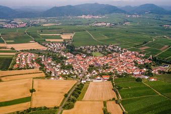 Ort von Osten im Ortsteil Mörzheim in Landau in der Pfalz im Bundesland Rheinland-Pfalz, Deutschland