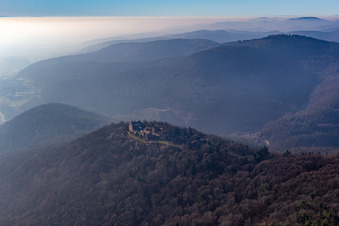 Madenburg in Eschbach im Bundesland Rheinland-Pfalz, Deutschland von oben