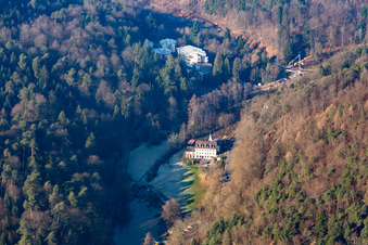Luftbild von Hotel Pfälzer Wald, Celenus Parkklinik in Bad Bergzabern im Bundesland Rheinland-Pfalz, Deutschland