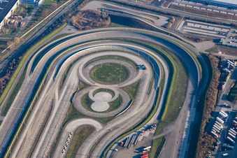 Mercedes-Benz EVZ in Wörth am Rhein im Bundesland Rheinland-Pfalz, Deutschland