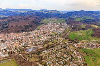 Stadtansicht aus Süden mit Freie Waldorfschule Schopfheim e.V. und  Theodor-Heuss-Gymnasium Schopfheim im Bundesland Baden-Württemberg, Deutschland