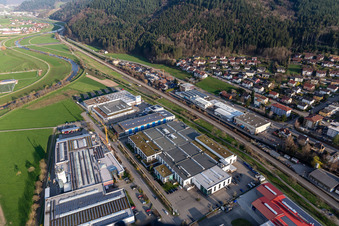 Firmengelände der Foboha (Germany) GmbH mit Hallen, Firmengebäuden und Produktionsstätten in Haslach im Kinzigtal im Bundesland Baden-Württemberg, Deutschland