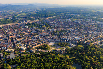 Schloßpark der Fächerstadt Karlsruhe im Ortsteil Innenstadt-West im Bundesland Baden-Württemberg, Deutschland