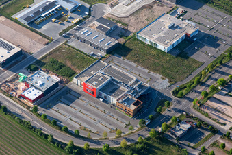 Gebäude des Kinos - Lichtspieltheater Cineplex Neustadt in Neustadt an der Weinstraße im Bundesland Rheinland-Pfalz, Deutschland