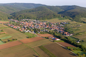 Luftbild von Oberotterbach im Bundesland Rheinland-Pfalz, Deutschland