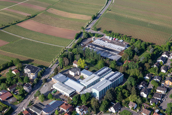Gebäude und Produktionshallen auf dem Werksgelände Wickert Maschinenbau GmbH in Landau in der Pfalz im Bundesland Rheinland-Pfalz, Deutschland