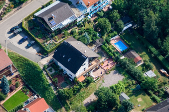 Luftaufnahme von Am Wingertsberg im Ortsteil Gräfenhausen in Annweiler am Trifels im Bundesland Rheinland-Pfalz, Deutschland