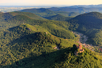 Luftbild von Die 3 Burgen Trifels, Anebos und Münz in Annweiler am Trifels im Bundesland Rheinland-Pfalz, Deutschland
