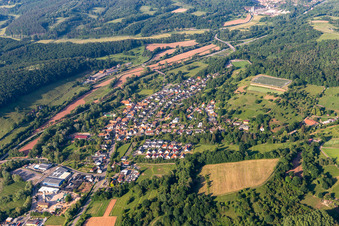 Luftbild von Ortsteil Queichhambach in Annweiler am Trifels im Bundesland Rheinland-Pfalz, Deutschland