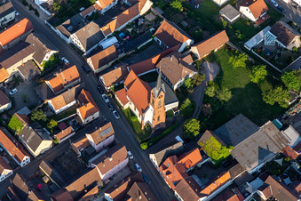 Ev. Kirche Oberdorf im Ortsteil Niederhochstadt in Hochstadt im Bundesland Rheinland-Pfalz, Deutschland