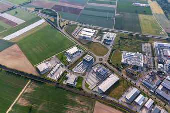 Industrie- und Gewerbegebiet Nord mit ITK Engineering GmbH, DBK David + Baader, Transac und Fischer Fahrradmarke in Rülzheim im Bundesland Rheinland-Pfalz, Deutschland