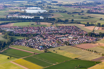 Schrägluftbild von Kuhardt im Bundesland Rheinland-Pfalz, Deutschland