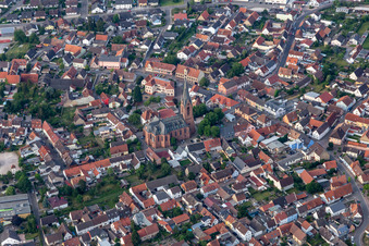 Schrägluftbild von Ortsteil Rheinsheim in Philippsburg im Bundesland Baden-Württemberg, Deutschland
