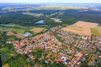 Ortsansicht aus Nordosten im Ortsteil Sondernheim in Germersheim im Bundesland Rheinland-Pfalz, Deutschland