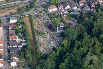 Friedhof im Ortsteil Sondernheim in Germersheim im Bundesland Rheinland-Pfalz, Deutschland