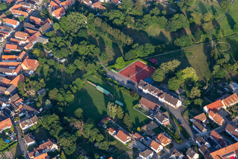 Drohnenbild von Seebach im Bundesland Bas-Rhin, Frankreich