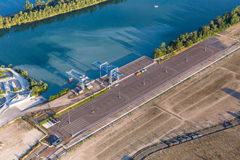 Luftbild von Port Autonome de Strasbourg in Lauterbourg im Bundesland Bas-Rhin, Frankreich
