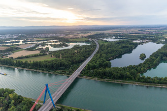 Speyerer Rheinbrücke für die A61 in Hockenheim im Bundesland Baden-Württemberg, Deutschland